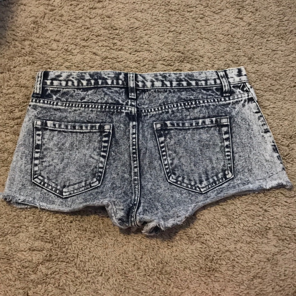 Jean short - Picture 2 of 2